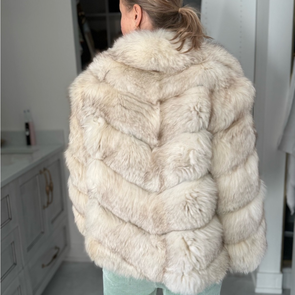 Luxurious Cream Fur Jacket - Picture 9 of 15